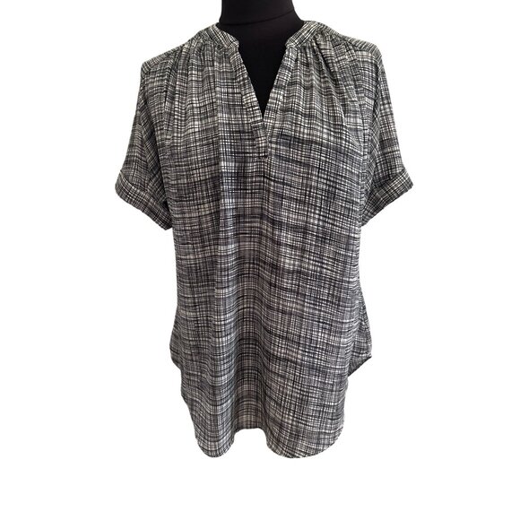 Worthington Black & White Striped Short Sleeve Lightweight V Neck Top, Small - Picture 1 of 7